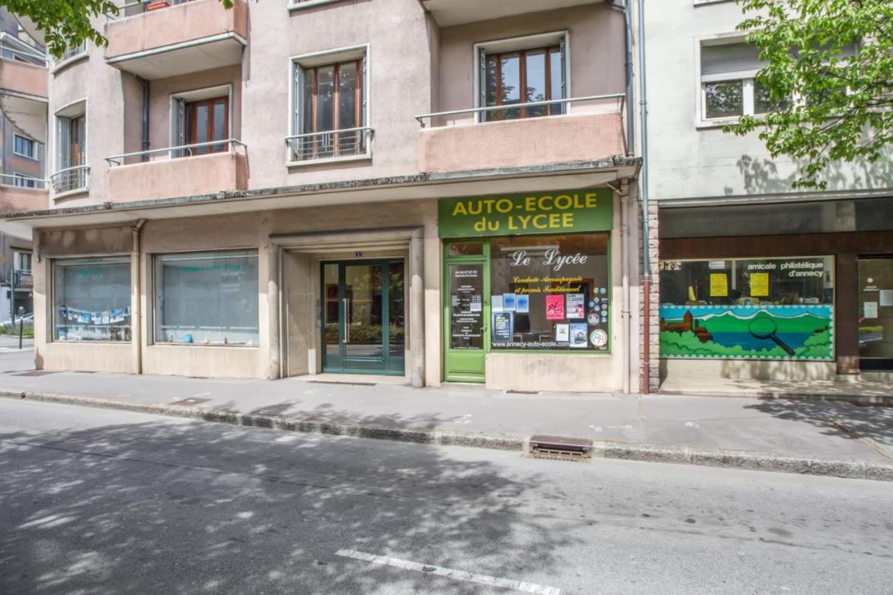 Ferienwohnung Modern 1Br With Terrace And A Breathtaking View In Annecy Exterior foto