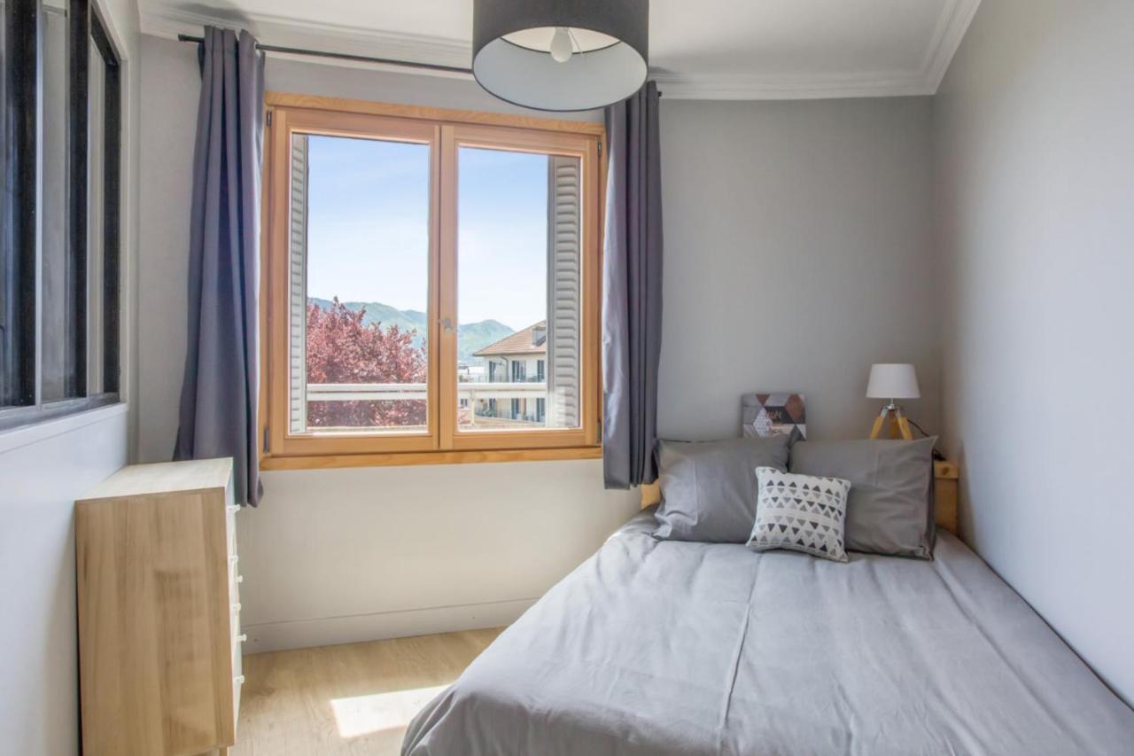 Ferienwohnung Modern 1Br With Terrace And A Breathtaking View In Annecy Exterior foto